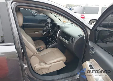 2014 Jeep Compass Limited z USA, uszkodzony, nr VIN 1C4NJCCB5ED870389